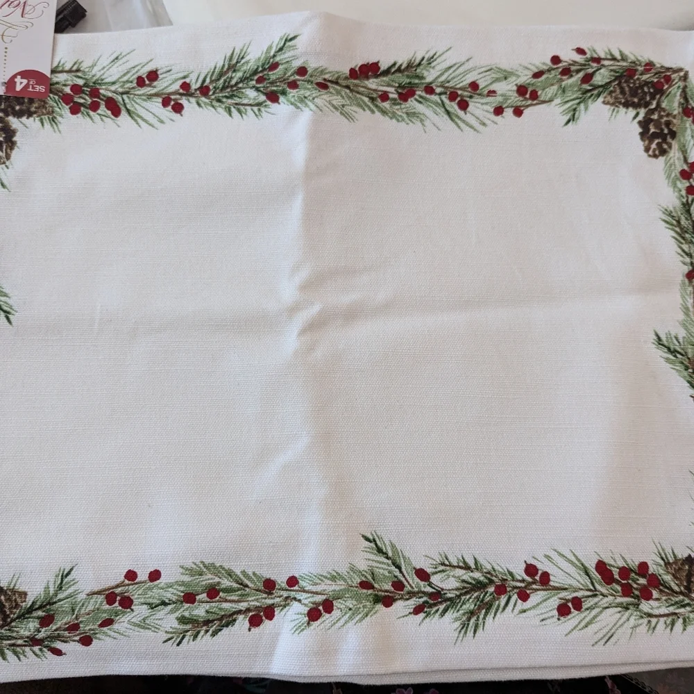 Beautiful Christmas Placemats - Picture 3 of 8